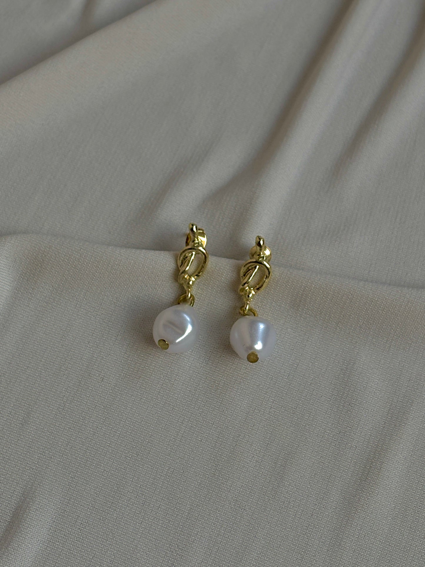 Pearl Drop Earring